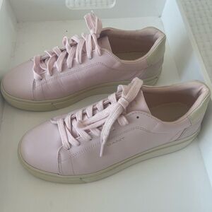 Gant Blush Pink Leather Low-Top Sneakers with Cream Accents